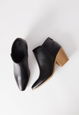 Dakota Heeled Bootie