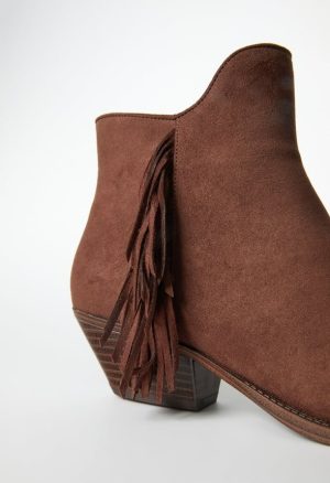 Tahlea Pointed Toe Bootie