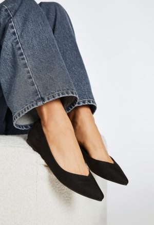 Amanda Pointed Toe Flat