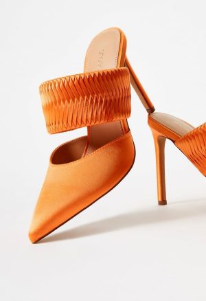 Adira Pointed Toe Pump