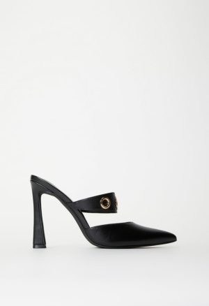 Whit Pointed Toe Pump