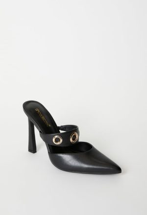 Whit Pointed Toe Pump