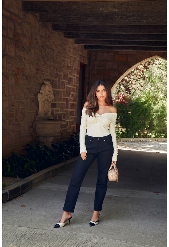 SH2459514-0753-5_589x860_b6c167c8-54ec-4da2-b4ae-95d4f6ba972f