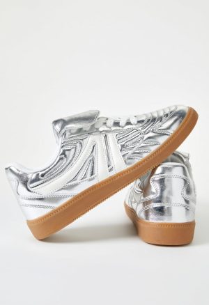 Wren Court Sneaker