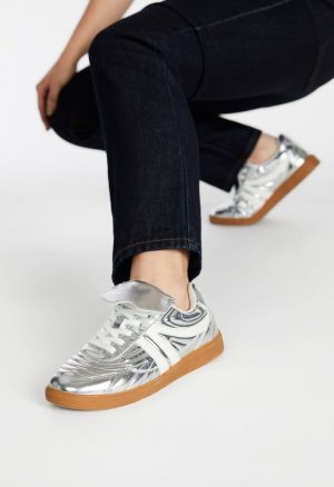 Wren Court Sneaker