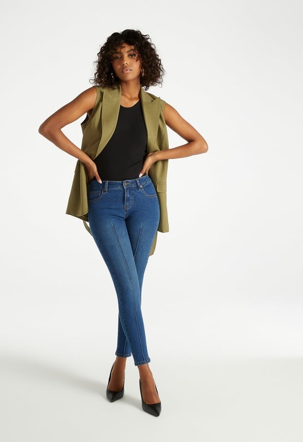 SY2500501-0841-5_589x860_54aa6f3c-c95d-43c9-ac6d-5748b0ce4575