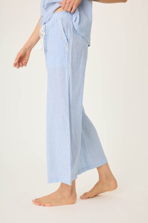 Dainty Daisy Open Leg Crop Pants
