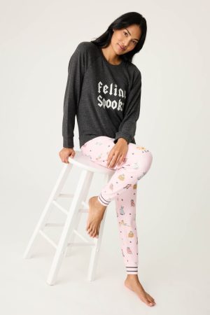 Feline Spooky Graphic Fleece Sweatshirt